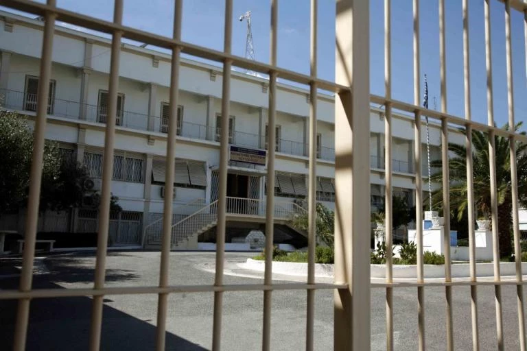 Λίγο…καθυστερημένα το Υπ.Δικαιοσύνης επιτίθεται στη ΝΔ: «Παραπληροφόρηση» τα περί «μαστιγώματος» σωφρονιστικού υπαλλήλου στον Κορυδαλλό